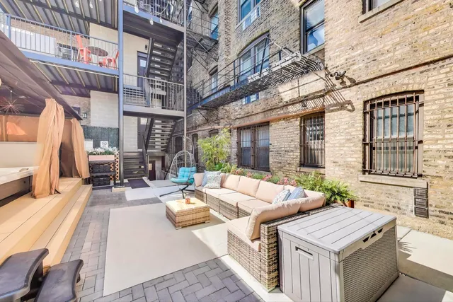 $8,200 | 650 West Wrightwood Avenue, Unit 1, Chicago, IL 60614