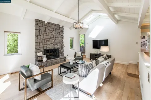 $3,995,000 | 1006 Howard Hills Road, Lafayette, CA 94549