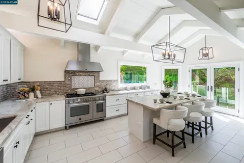 $3,995,000 | 1006 Howard Hills Road, Lafayette, CA 94549