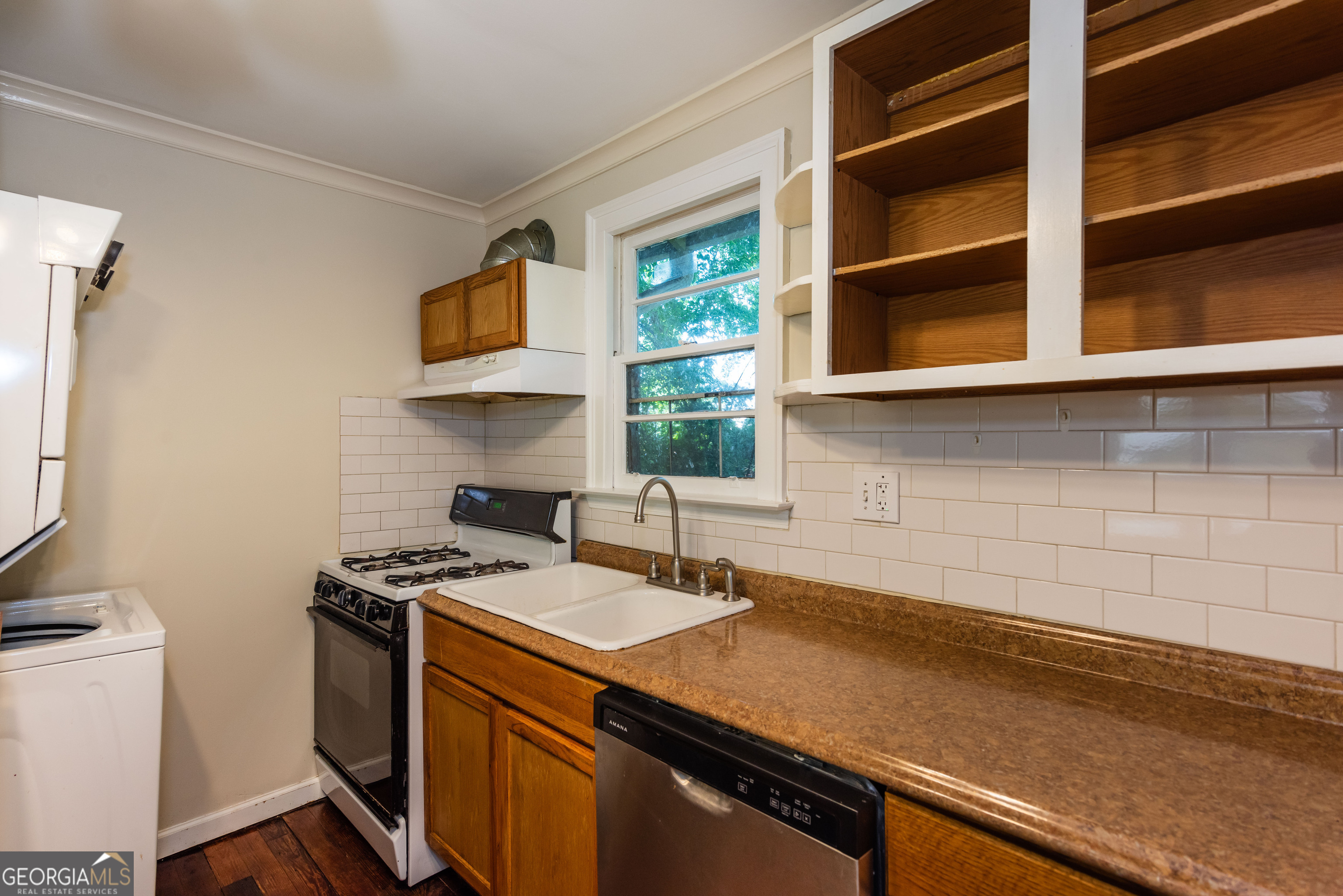 1318 Elizabeth Lane East Point, GA 30344 - Photo 6 of 13