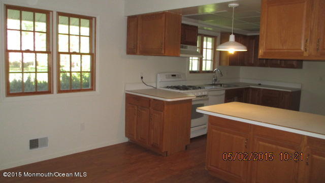79 Lancaster Road Freehold, NJ 07728 - Photo 2 of 13 KITCHEN
