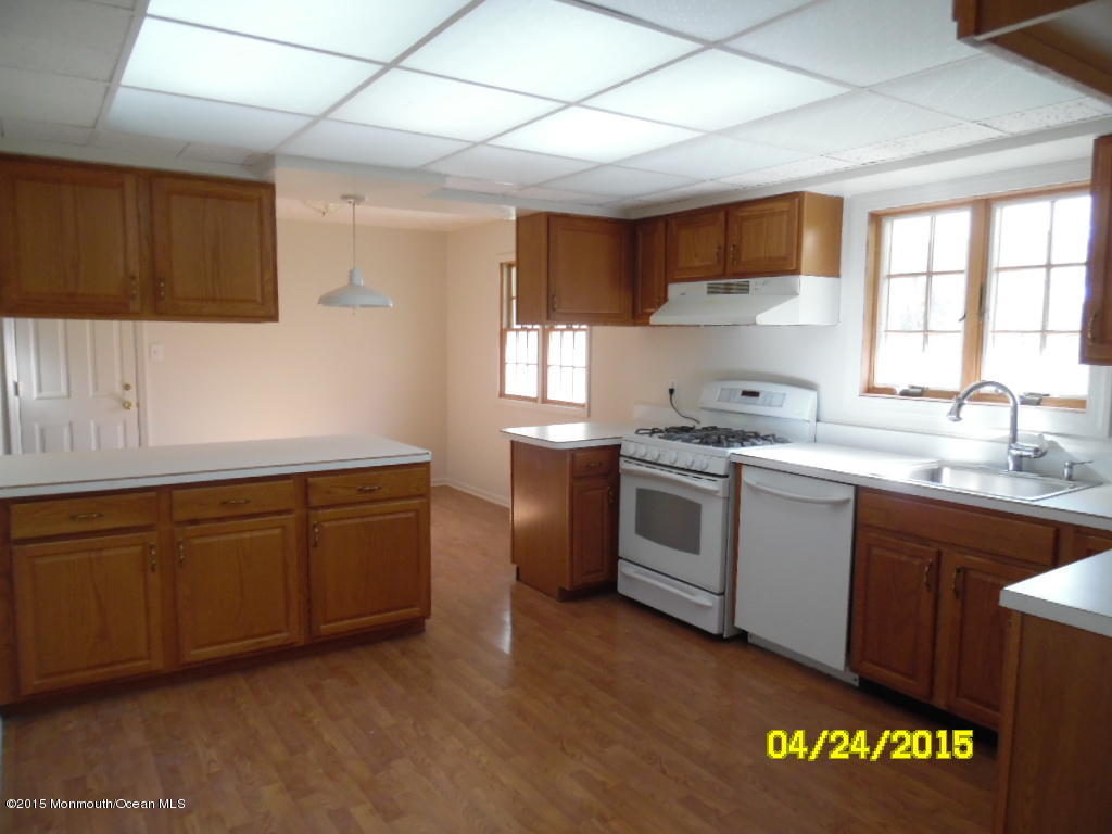 79 Lancaster Road Freehold, NJ 07728 - Photo 4 of 13 KITCHEN3