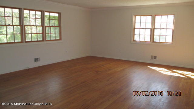 79 Lancaster Road Freehold, NJ 07728 - Photo 6 of 13 GREATROOM