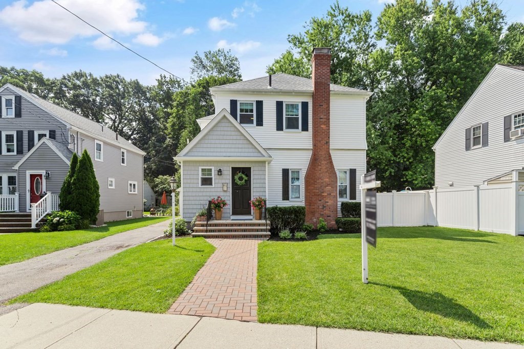 17 Wildwood Road Medford, MA 02155 - Photo 1 of 33 Gallery Image 1