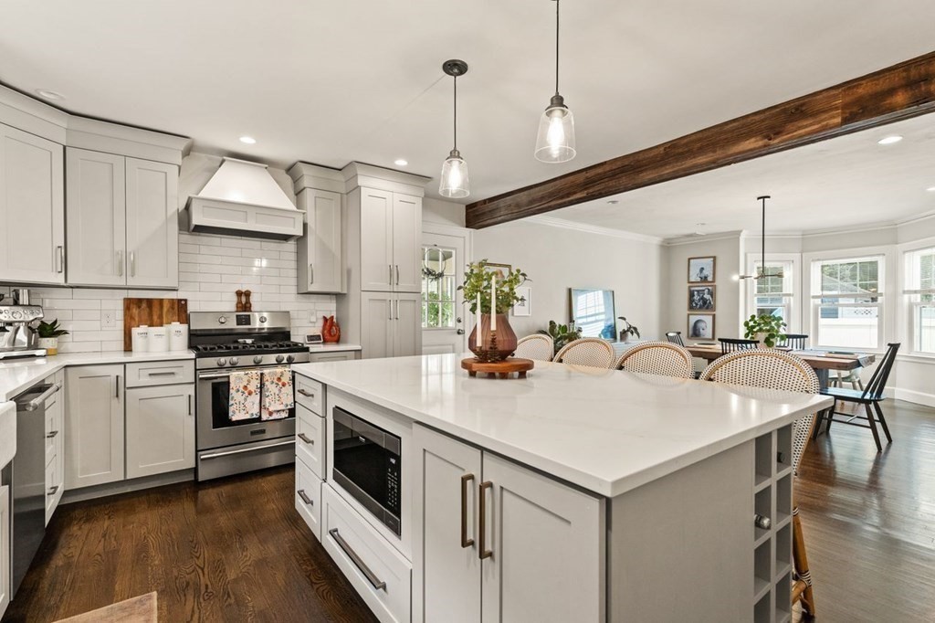 17 Wildwood Road Medford, MA 02155 - Photo 4 of 33 Gallery Image 4