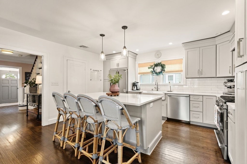 17 Wildwood Road Medford, MA 02155 - Photo 5 of 33 Gallery Image 5