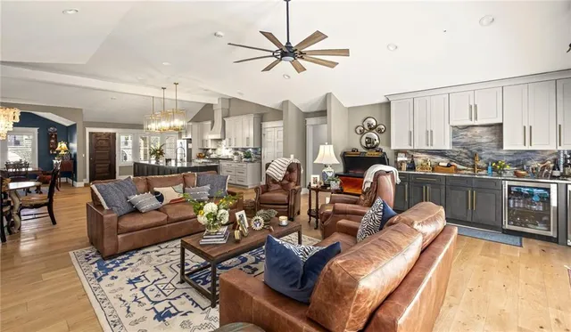 $15,000 | 8175 Main Street, Woodstock, GA 30188