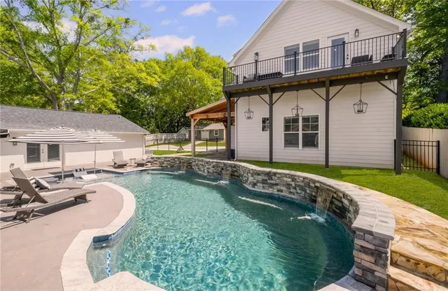 $15,000 | 8175 Main Street, Woodstock, GA 30188