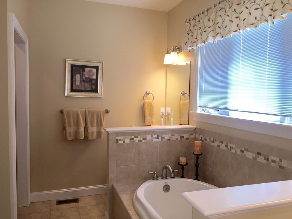33 Sandstone Road, Unit 33 Westford, MA 01886 - Photo 16 of 30 Gallery Image 16