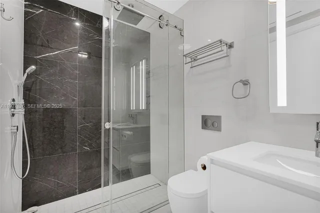 $40,000 | 300 Biscayne Blvd Way, Unit 301E, Miami, FL 33131