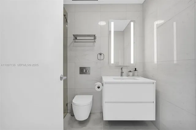 $40,000 | 300 Biscayne Blvd Way, Unit 301E, Miami, FL 33131