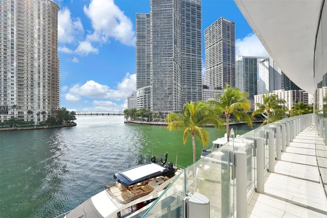 $40,000 | 300 Biscayne Blvd Way, Unit 301E, Miami, FL 33131
