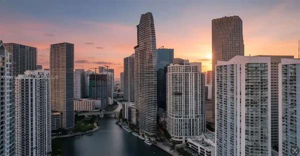 $40,000 | 300 Biscayne Blvd Way, Unit 301E, Miami, FL 33131