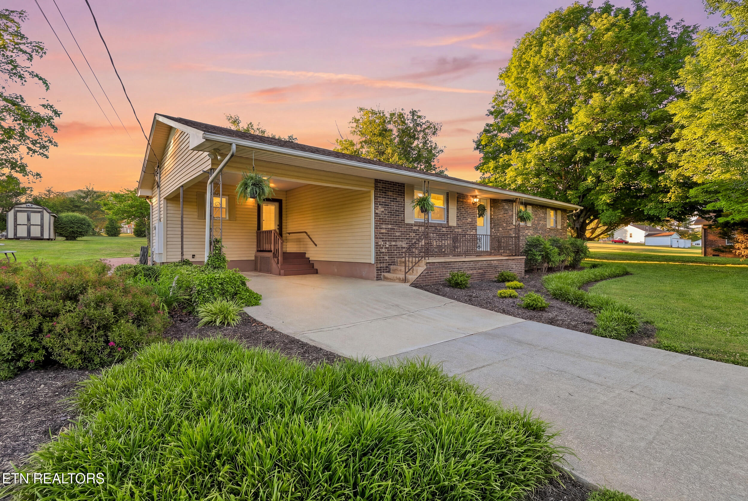 819 Rutledge Pike Blaine, TN 37709 - Photo 3 of 40 10_819_rutledge_pike_0005_twilight_31623