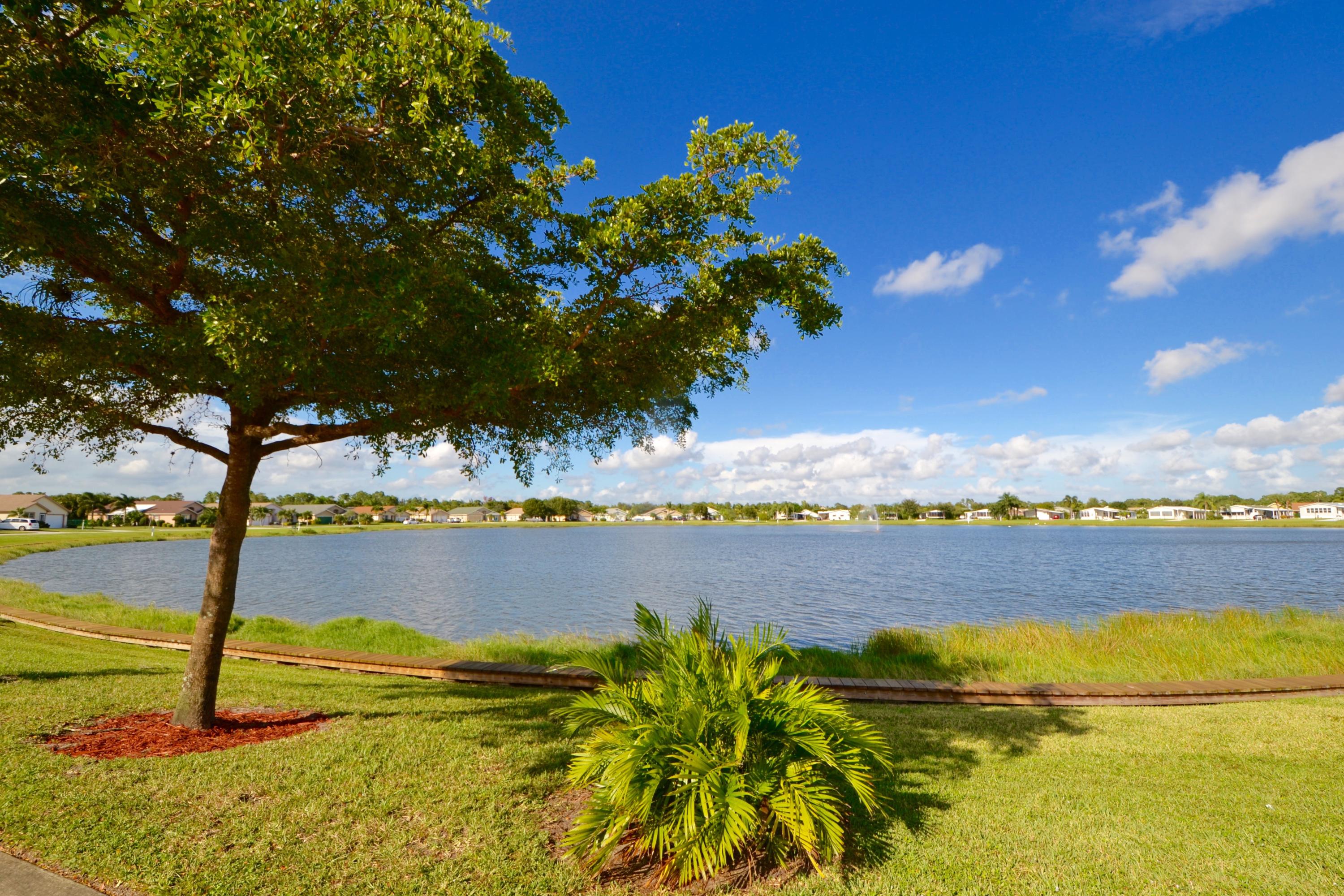 NEWER HOME ON LAKE