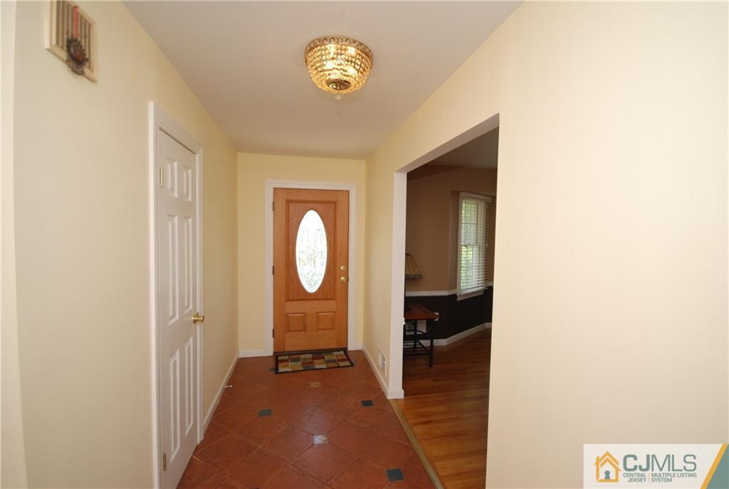27 Kings Road East Brunswick, NJ 08816 - Photo 2 of 20 Gallery Image 2