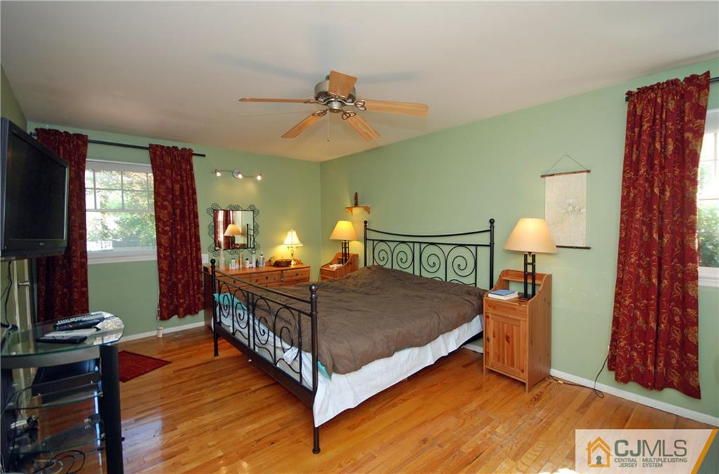 27 Kings Road East Brunswick, NJ 08816 - Photo 11 of 20 Gallery Image 11