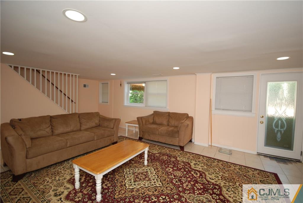 27 Kings Road East Brunswick, NJ 08816 - Photo 17 of 20 Gallery Image 17