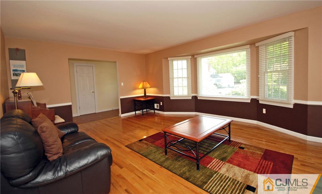 27 Kings Road East Brunswick, NJ 08816 - Photo 4 of 20 Gallery Image 4