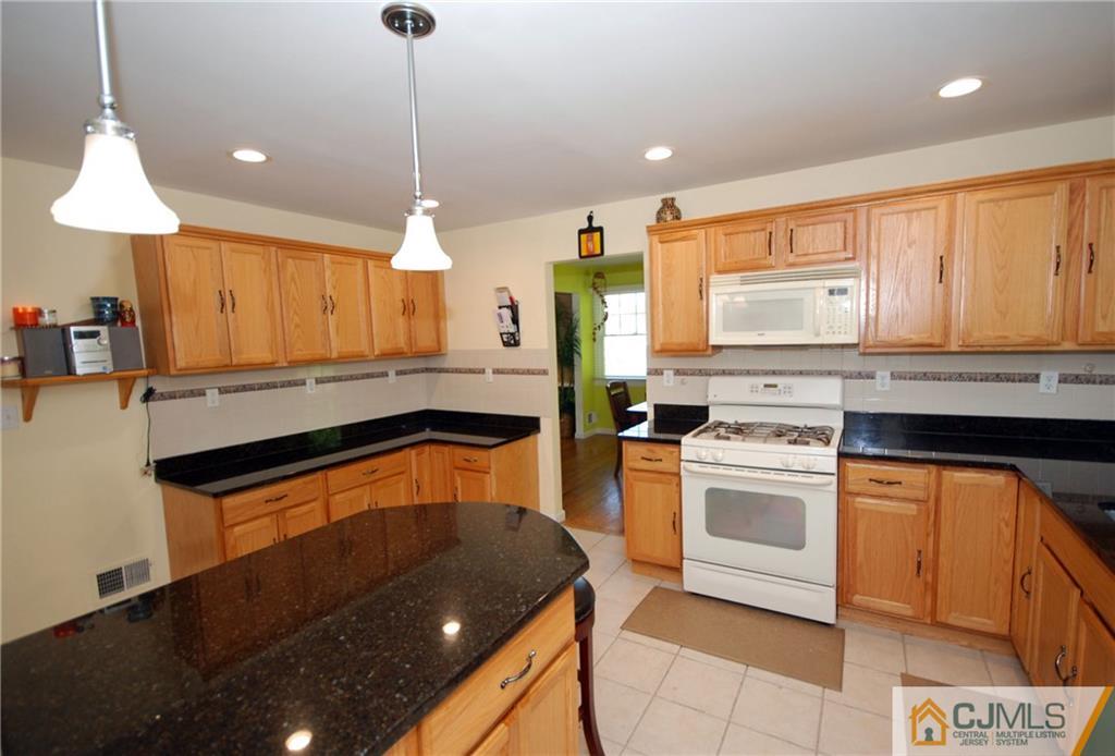 27 Kings Road East Brunswick, NJ 08816 - Photo 10 of 20 Gallery Image 10