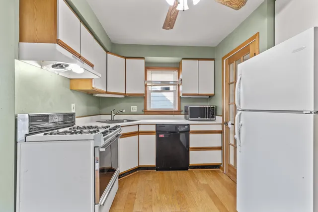 $224,000 | 9544 West Metcalf Place, Milwaukee, WI 53222