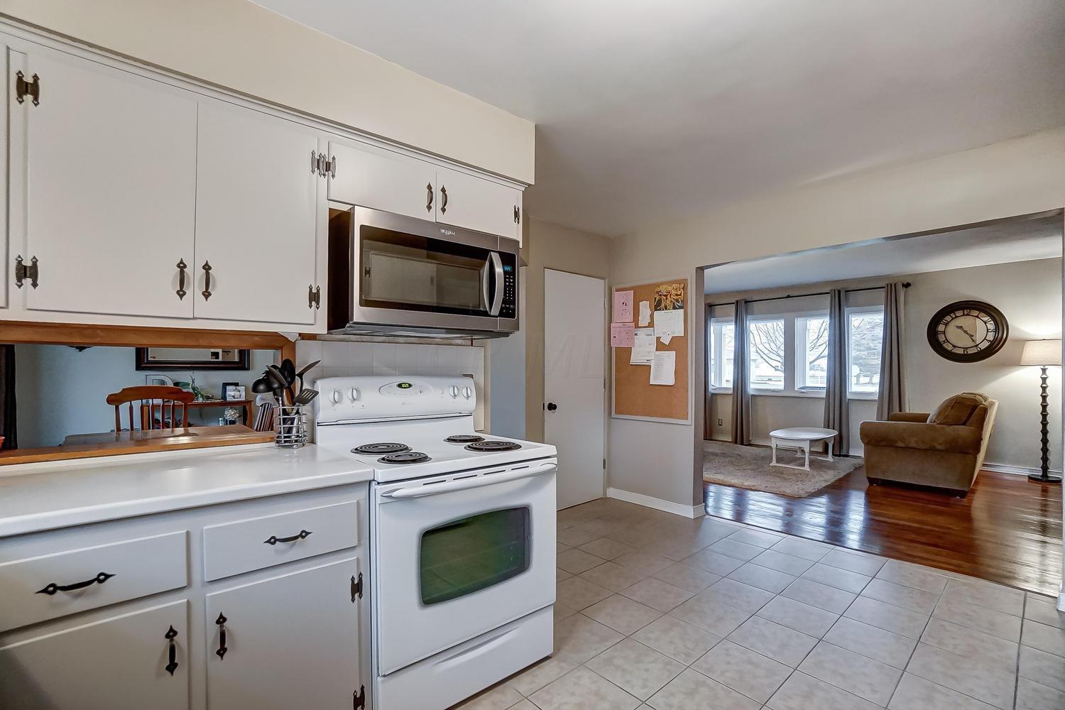 2049 Riggs Road Northeast Newark, OH 43055 - Photo 8 of 39 Gallery Image 8