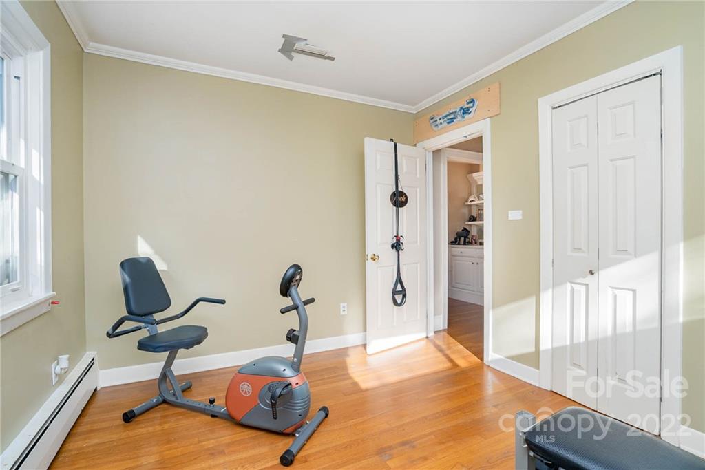 660 6th Street Northwest Hickory, NC 28601 - Photo 23 of 39 a living room with furniture