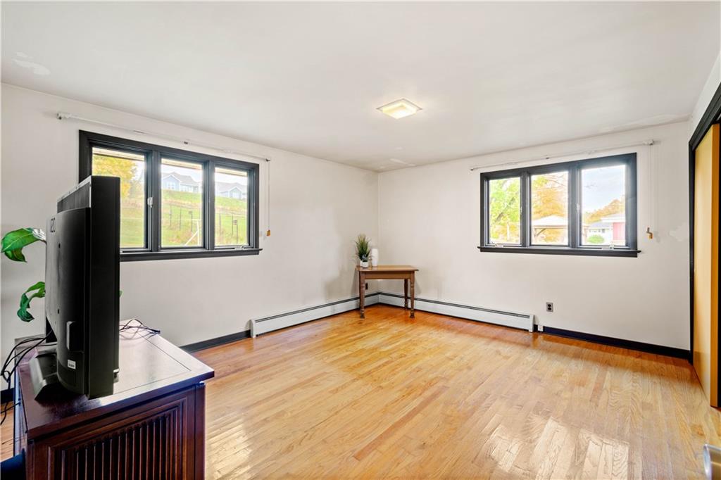 1606 Nine Eighty Road Canonsburg, PA 15317 - Photo 10 of 25 Gallery Image 10
