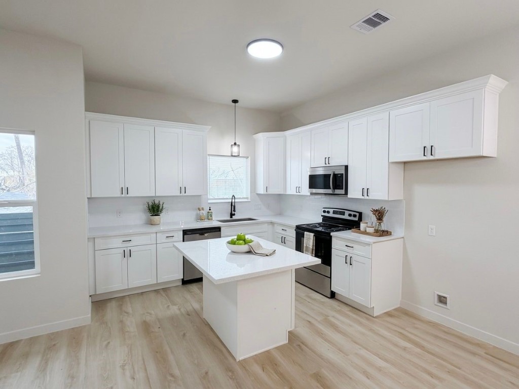 9723 Kerr A-b Street Houston, TX 77029 - Photo 2 of 17