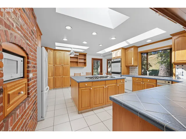 $949,900 | 499 Northeast Williams Road, Gresham, OR 97030