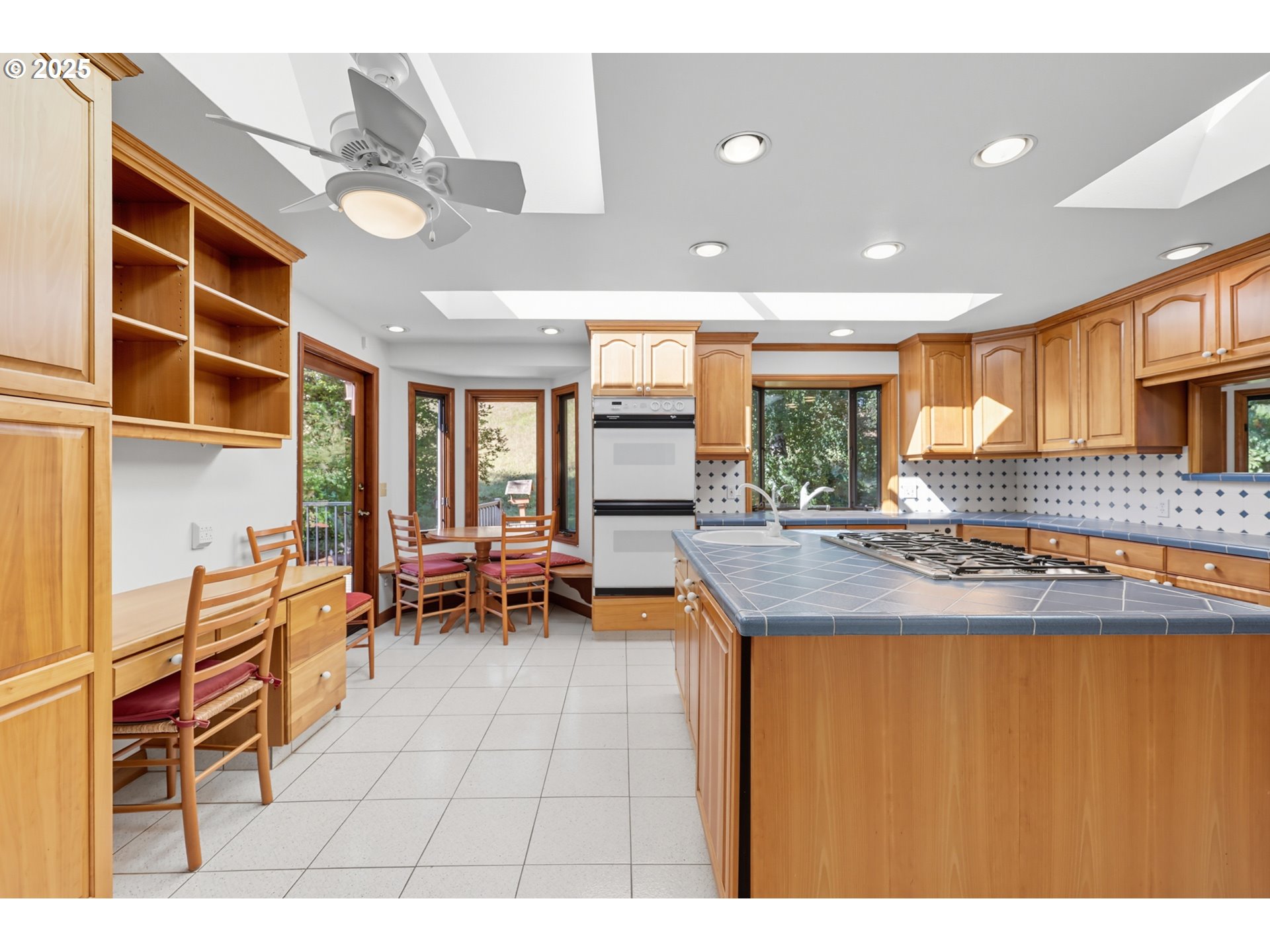 499 Northeast Williams Road Gresham, OR 97030 - Photo 18 of 48 Kitchen
