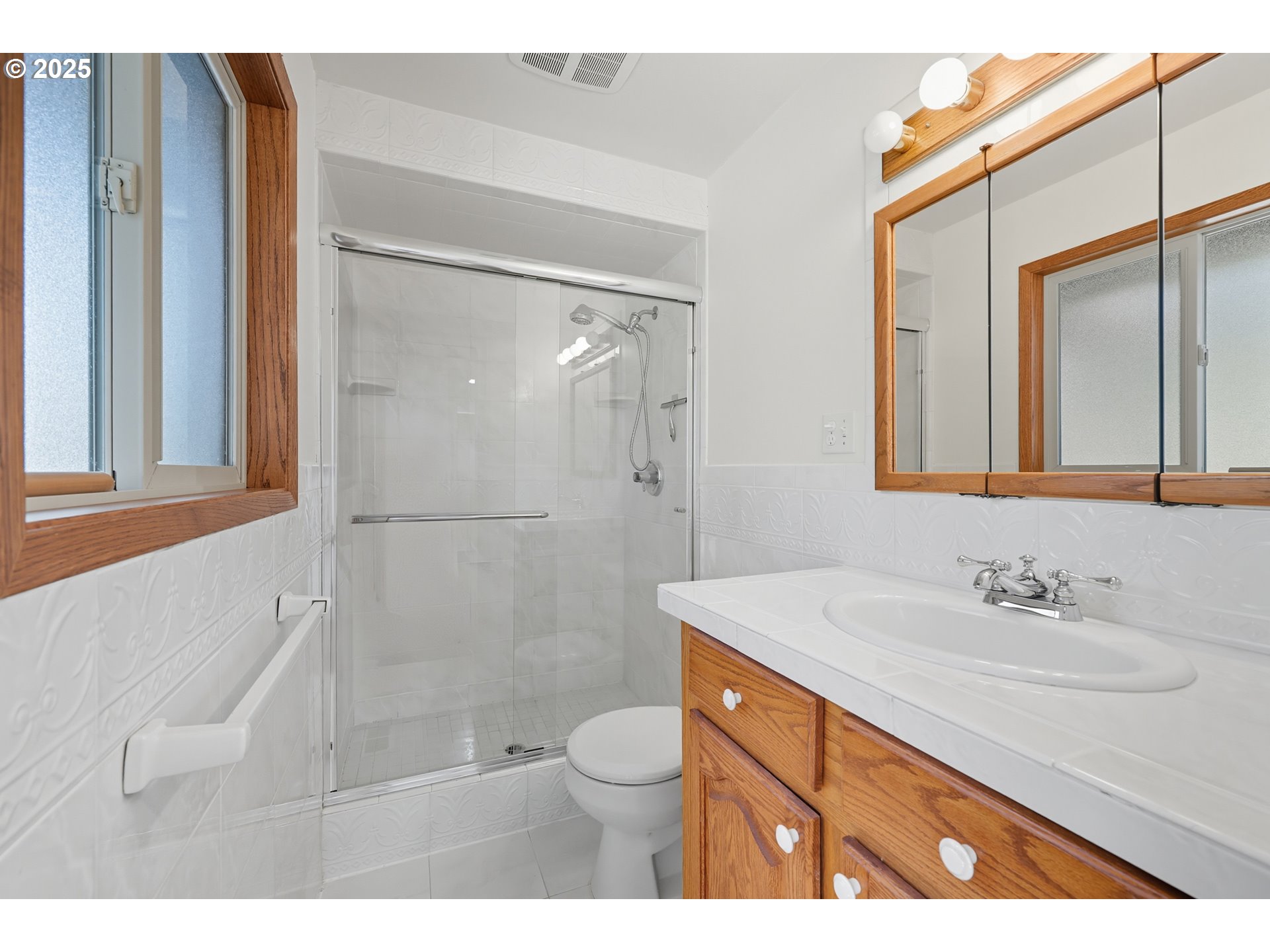 499 Northeast Williams Road Gresham, OR 97030 - Photo 23 of 48 Primary Bedroom