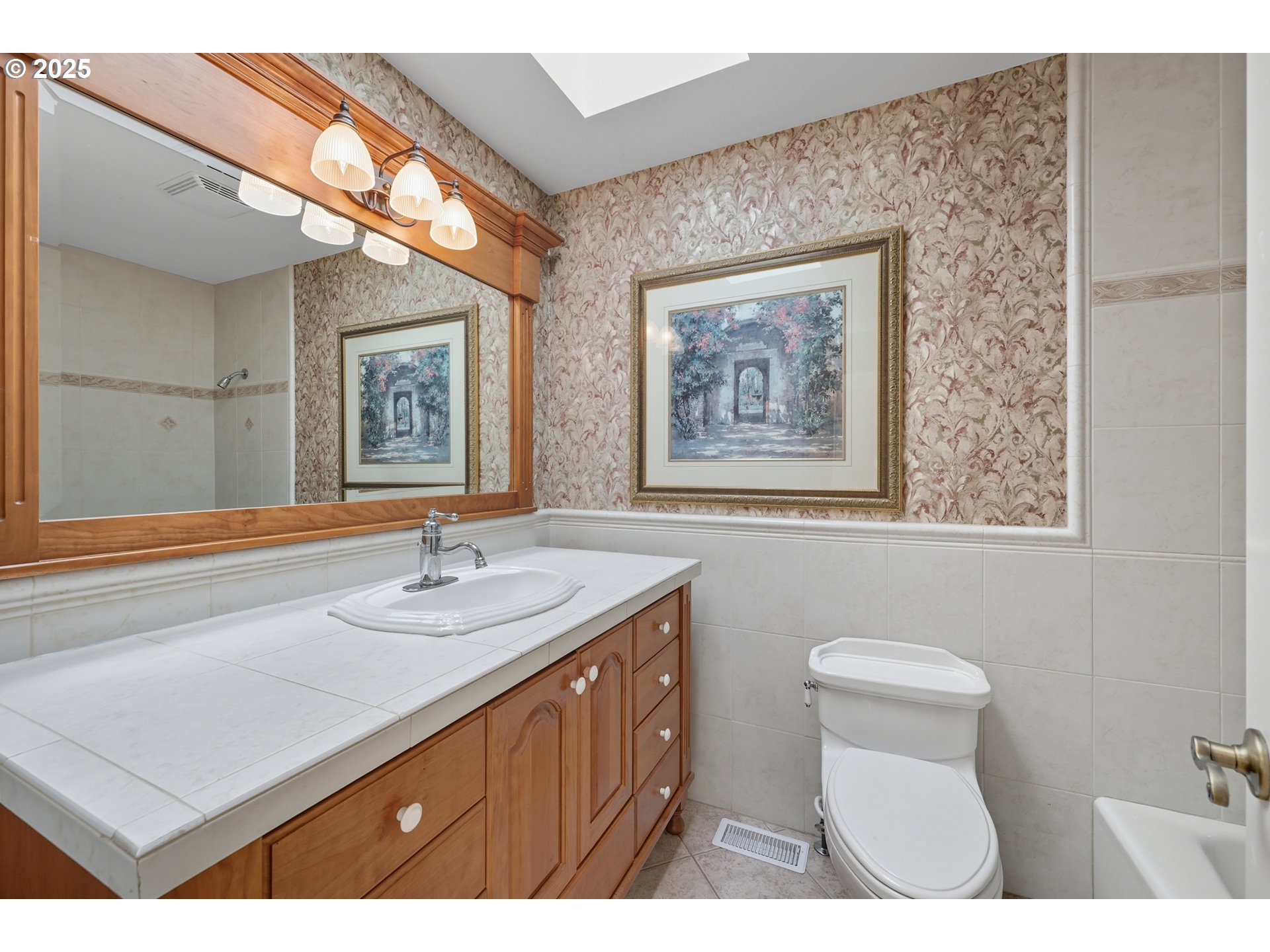 499 Northeast Williams Road Gresham, OR 97030 - Photo 27 of 48 Bathroom