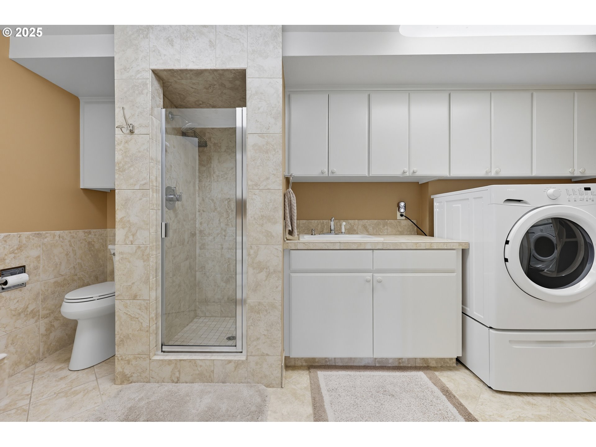 499 Northeast Williams Road Gresham, OR 97030 - Photo 32 of 48 Bathroom