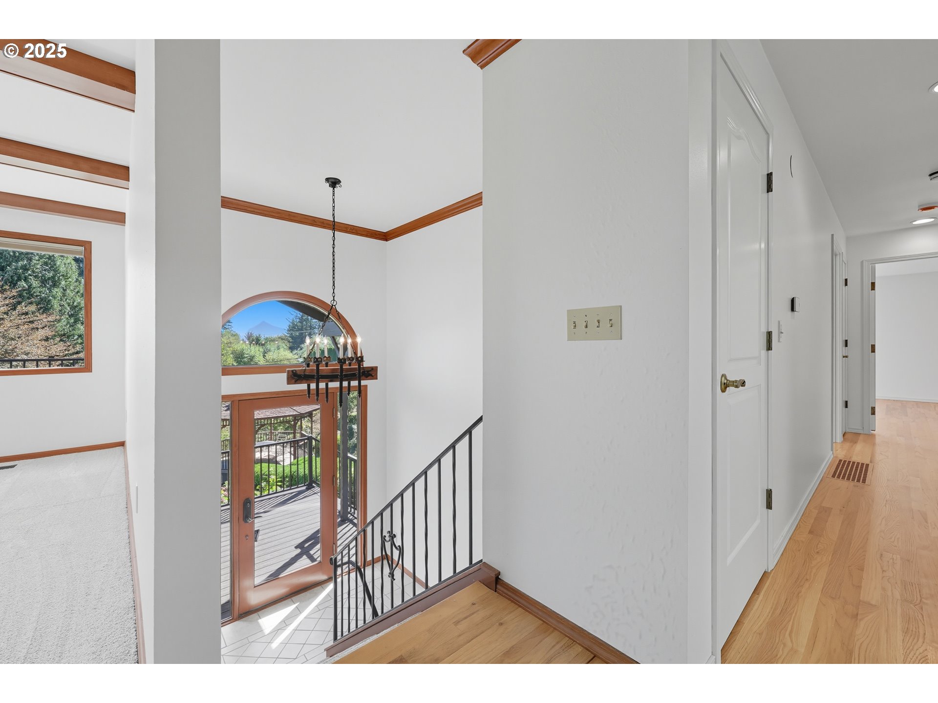 499 Northeast Williams Road Gresham, OR 97030 - Photo 7 of 48 Entrance/Foyer