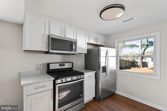 $470,000 | 4502 Kentmore Drive, Woodbridge, VA 22193