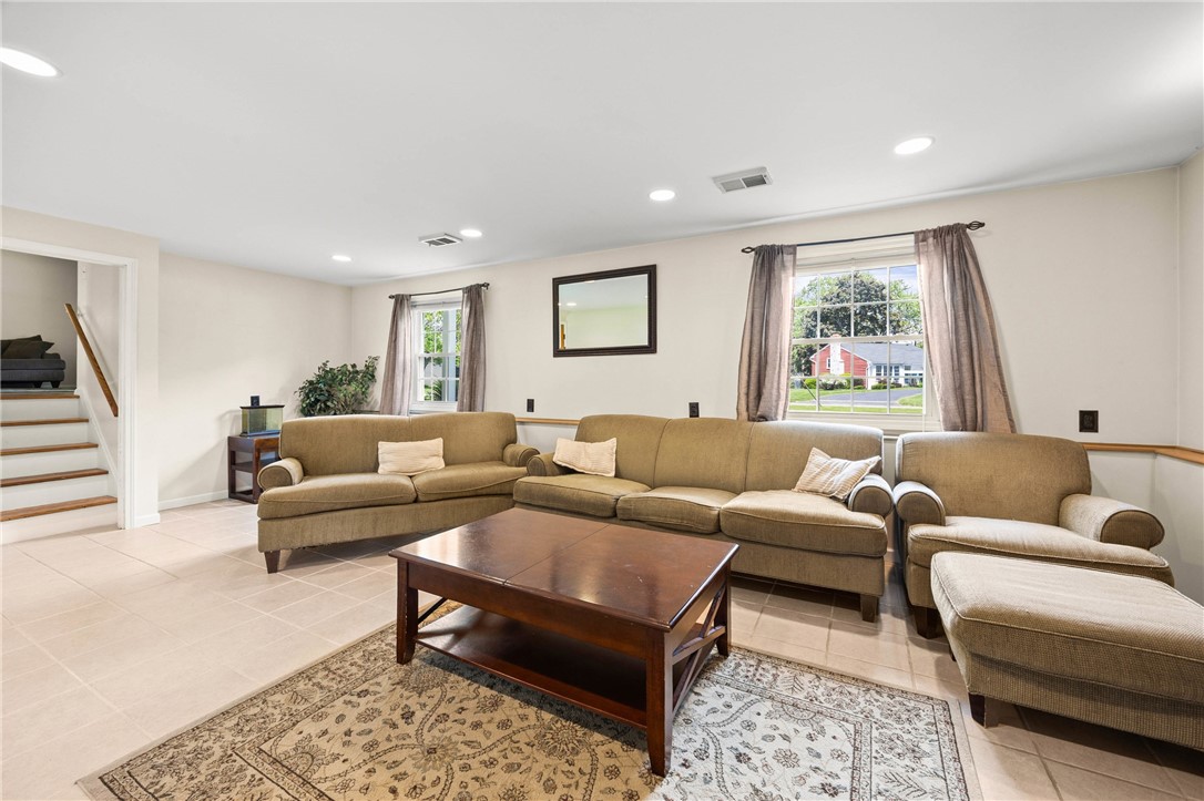 648 Meadowbriar Road Greece, NY 14616 - Photo 19 of 50