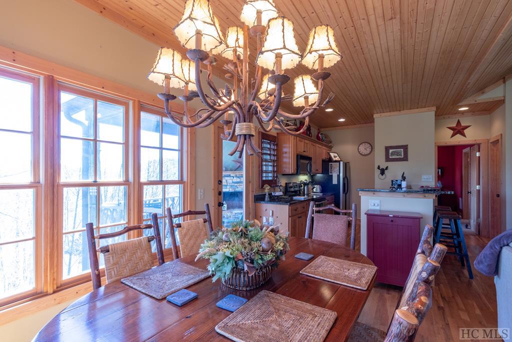 207 A Rendezvous Ridge, Unit A Cashiers, NC 28717 - Photo 4 of 24 Gallery Image 4