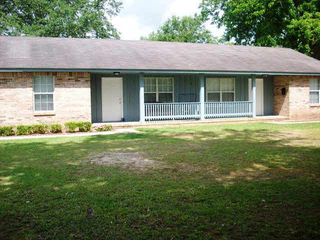 118 Tatom Avenue, Unit 2 Atmore, AL 36502 - Photo 1 of 1
