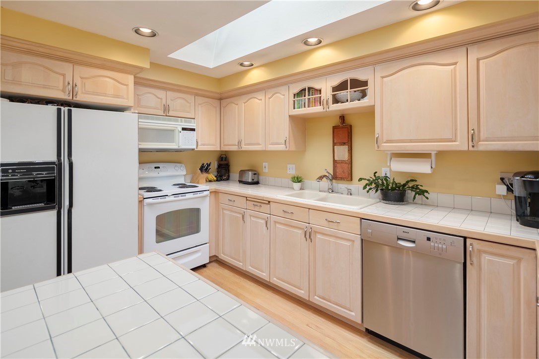 17226 163rd Place Southeast Renton, WA 98058 - Photo 9 of 24 Gallery Image 9
