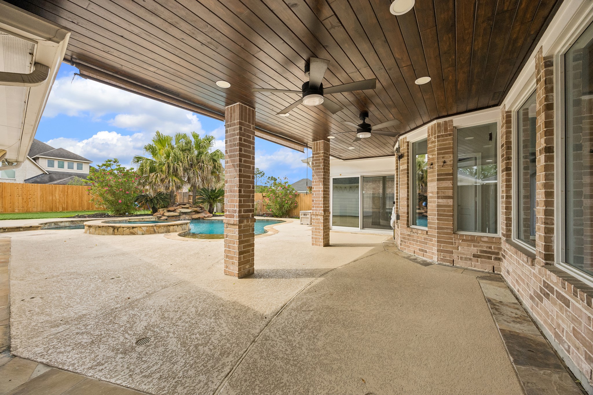 6331 Collina Springs Court Houston, TX 77041 - Photo 30 of 34 a view of a house with a outdoor space