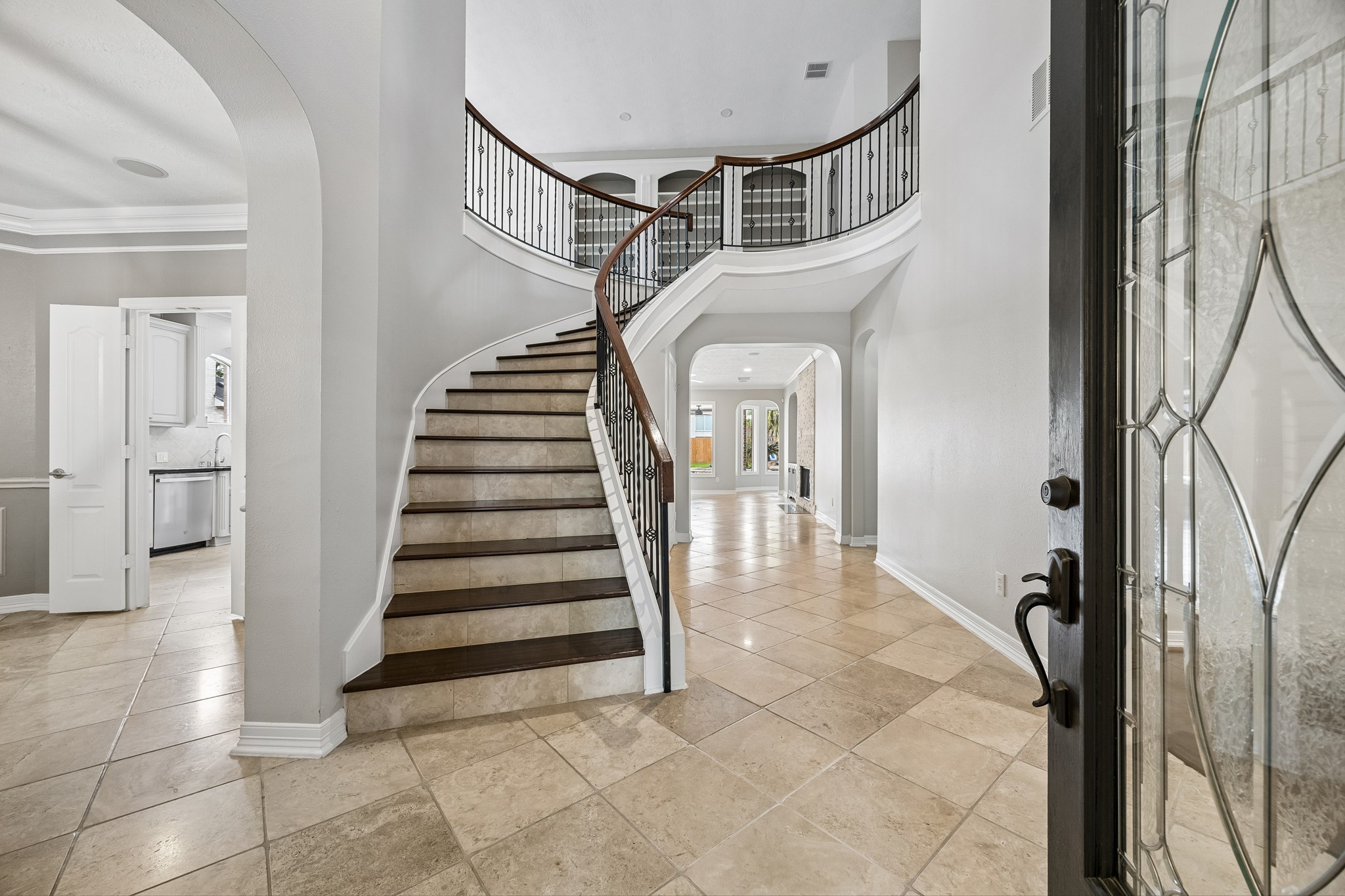 6331 Collina Springs Court Houston, TX 77041 - Photo 3 of 34 a view of entryway and hall
