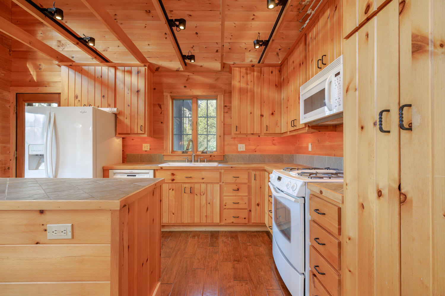 1700 Tremont Road Seal Cove, ME 04674 - Photo 24 of 86 INT. KITCHEN (3)