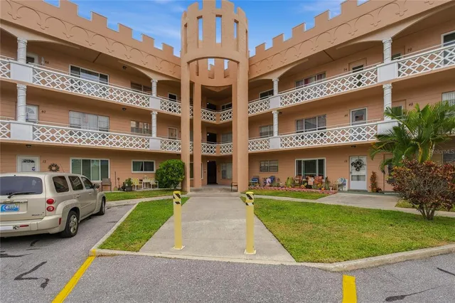 $99,000 | 2458 Columbia Drive, Unit 68, Clearwater, FL 33763