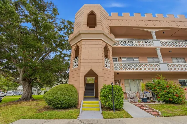 $99,000 | 2458 Columbia Drive, Unit 68, Clearwater, FL 33763