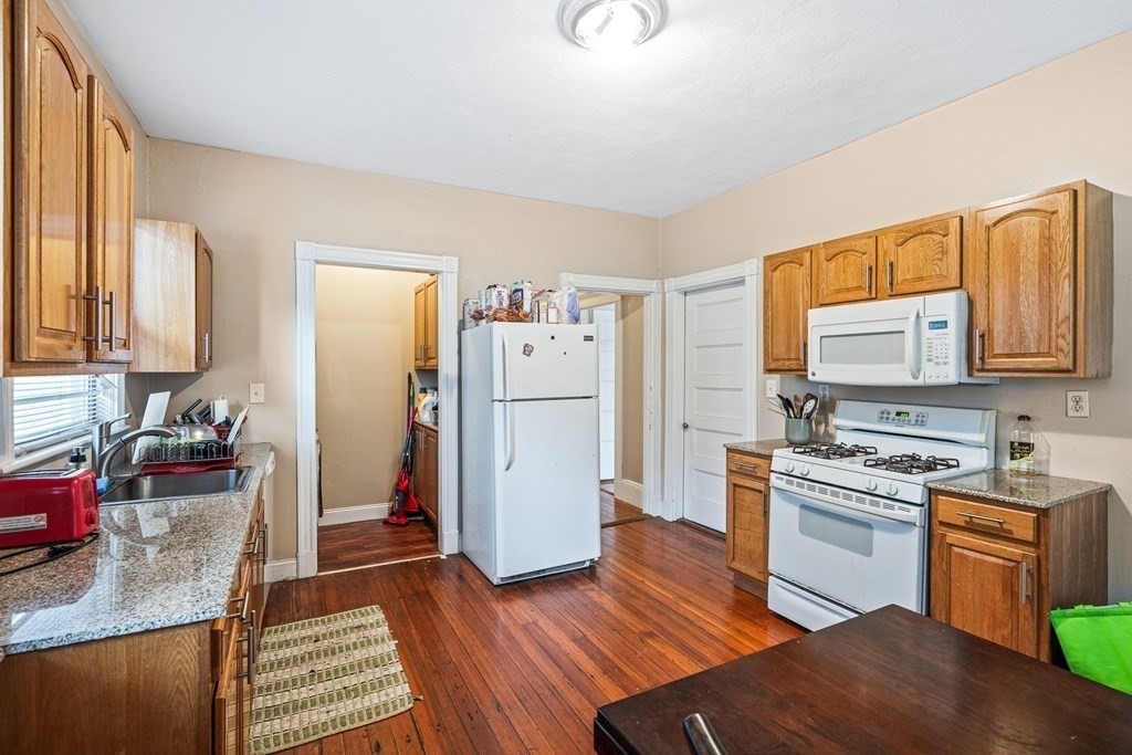 229 Centre Street Boston, MA 02124 - Photo 10 of 26