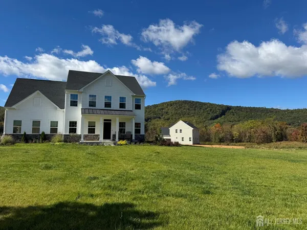 $870,000 | 2 Drake Court, Washington, NJ 07882
