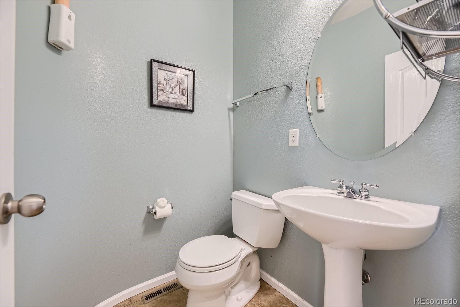 10679 Cedarcrest Circle Highlands Ranch, CO 80130 - Photo 12 of 28