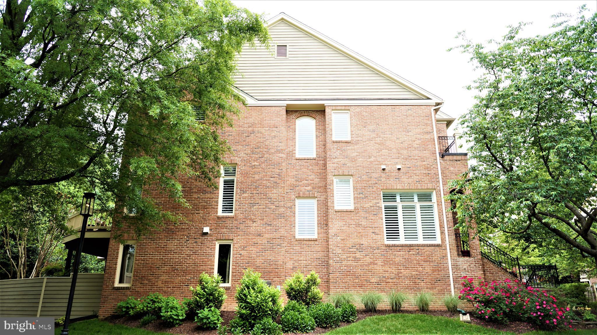 11535 Hemingway Drive Reston, VA 20194 - Photo 3 of 72