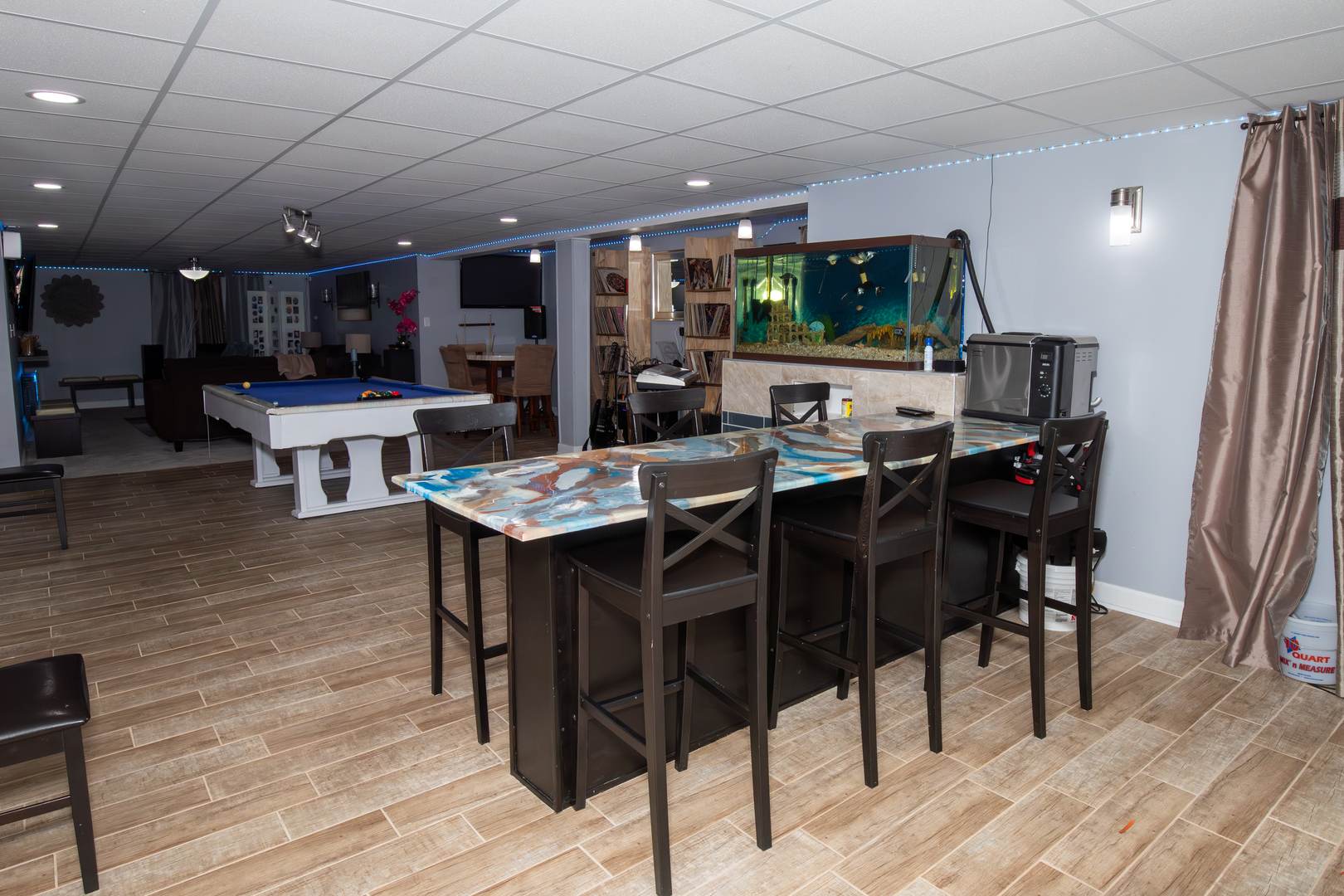 1844 180th Place Lansing, IL 60438 - Photo 22 of 34 a view of a dining area with furniture